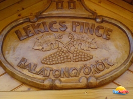 Borkóstoló a Lekics pincében